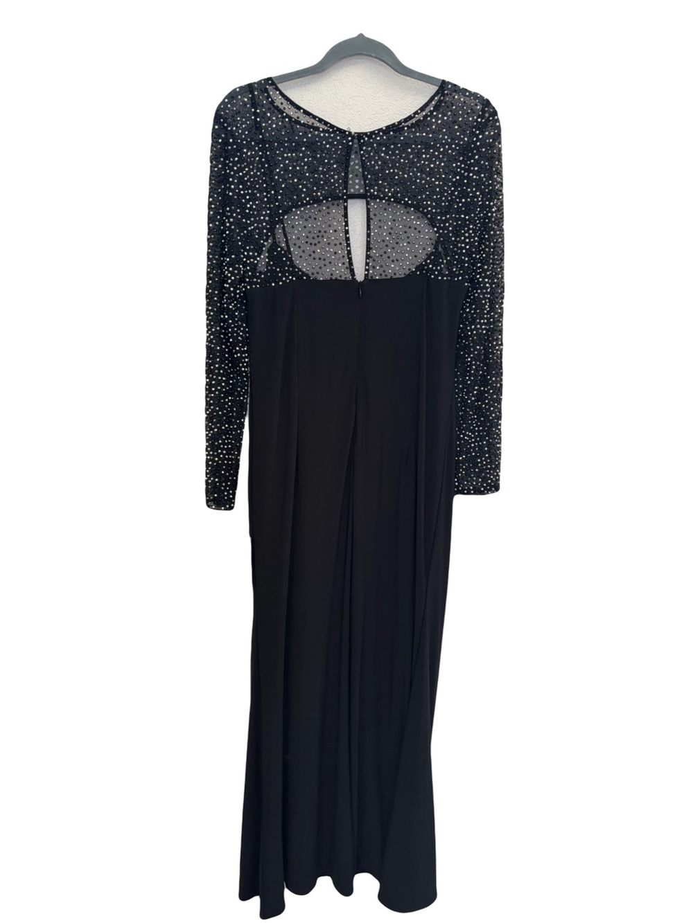 NWT Betsy & Adam Womens
Black Beaded Embellished
Cutout Long Sleeve Gown Sz 14 P - Picture 4 of 14